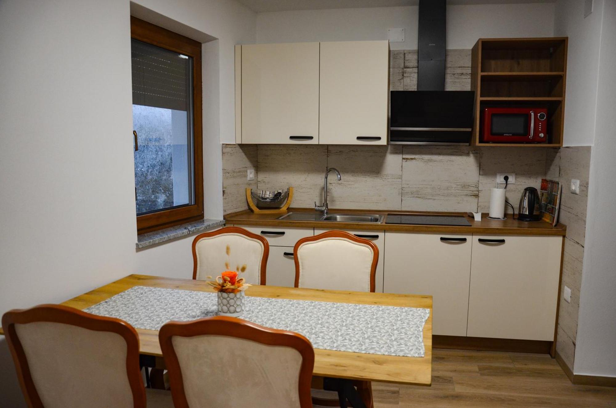 Apartmaji Tanto Malovse Crnice 외부 사진