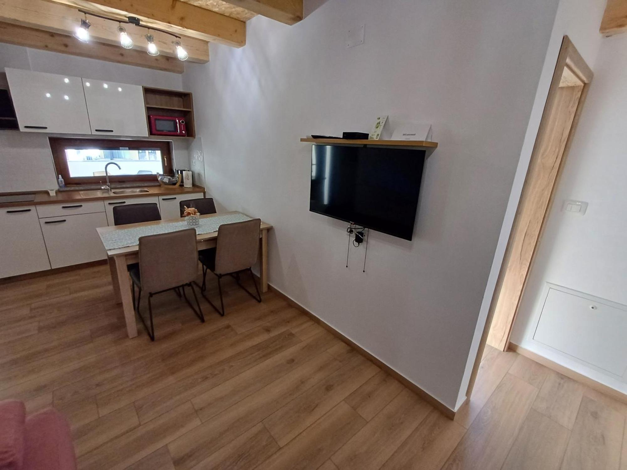 Apartmaji Tanto Malovse Crnice 외부 사진